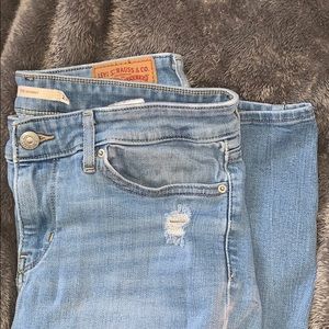 Light Blue Levi’s Jeans,